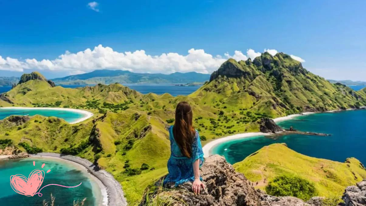 5 Wisata Indonesia Terbaru 2024 yang Lagi Viral di Tiktok - Wisata Indonesia merujuk pada kegiatan perjalanan dan eksplorasi destinasi wisata yang ada di berbagai pulau dan daerah di seluruh nusantara Indonesia. Sebagai negara kepulauan terbesar di dunia, Indonesia menawarkan keanekaragaman alam, budaya, dan keindahan alam yang memikat wisatawan dari berbagai belahan dunia. Dari pantai-pantai yang mempesona, hutan-hutan tropis yang lebat, gunung-gunung yang menjulang. Hingga situs-situs sejarah dan budaya yang kaya, Indonesia menawarkan pengalaman wisata yang tak terlupakan bagi semua jenis wisatawan. Selain itu, keragaman etnis dan budaya di Indonesia juga menciptakan beragam kuliner, tradisi, dan upacara adat yang menarik untuk dieksplorasi. Dengan kombinasi antara keindahan alam yang menakjubkan dan keragaman budaya yang memikat. Wisata Indonesia menjadi daya tarik utama bagi jutaan wisatawan setiap tahunnya. 5 Rekomendasi Wisata Indonesia Terbaru 2024, Wajib Dikunjungi! 5 Wisata Indonesia Terbaru 2024 yang Lagi Viral di Tiktok - Indonesia terkenal dengan keindahan alamnya yang memesona dan budayanya yang kaya. Tak heran, banyak tempat wisata di Indonesia yang menarik perhatian wisatawan domestik maupun mancanegara. Di tahun 2024, beberapa wisata baru di Indonesia menjadi viral di Tiktok dan menarik banyak pengunjung. Berikut 5 di antaranya: 1. Air Terjun Sikarim, Wonosobo Air Terjun Sikarim merupakan salah satu destinasi wisata alam yang tersembunyi namun menawan di Wonosobo, Jawa Tengah. Terletak di Desa Selokromo, Kecamatan Kalikajar, air terjun ini menawarkan keindahan alam yang memesona dengan ketinggian sekitar 50 meter dan air yang jernih mengalir dari pegunungan. Untuk mencapai Air Terjun Sikarim, pengunjung akan melewati perjalanan menantang namun sepadan dengan pemandangan alam yang luar biasa. Rute perjalanan menuju air terjun ini melewati hamparan sawah, perbukitan hijau, dan sungai kecil yang mempesona. Selain menikmati keindahan alamnya, pengunjung juga dapat melakukan berbagai aktivitas seru seperti berenang atau berfoto di sekitar air terjun. Di sekitar area Air Terjun Sikarim juga terdapat warung makan dan tempat istirahat yang cocok untuk melepas lelah setelah menikmati keindahan alam yang disuguhkan. Air Terjun Sikarim memang belum begitu terkenal seperti air terjun-terjun lainnya di Indonesia, namun keindahan alamnya yang masih alami dan suasana yang tenang membuatnya menjadi destinasi yang sempurna bagi pecinta alam yang ingin menikmati keindahan alam yang masih alami dan jauh dari keramaian. 2. Jembatan Gantung Situ Gunung, Sukabumi Jembatan Gantung Situ Gunung di Sukabumi, Jawa Barat, merupakan salah satu destinasi wisata yang menawarkan pengalaman tak terlupakan di tengah keindahan alam pegunungan. Dengan panjang sekitar 243 meter, jembatan ini menghadirkan petualangan seru bagi pengunjung yang ingin merasakan sensasi melintasi jurang di atas ketinggian. Dari atas jembatan, para pengunjung dapat menikmati pemandangan spektakuler Situ Gunung dan hamparan hijau pegunungan sekitarnya. Keindahan alam yang memukau ditambah dengan udara segar yang sejuk menjadikan pengalaman berjalan di atas Jembatan Gantung Situ Gunung tak terlupakan bagi setiap wisatawan yang datang. 3. Pantai Jungwok, Gunungkidul Pantai Jungwok yang terletak di Gunungkidul, Yogyakarta adalah surga tersembunyi yang menawarkan pesona alam yang memesona. Dikenal dengan pasir putihnya yang halus dan air lautnya yang jernih. Pantai ini menjadi destinasi yang sempurna untuk bersantai sambil menikmati keindahan alam. Selain itu, Pantai Jungwok juga terkenal dengan tebing-tebing karst yang menjulang tinggi di sekitarnya, menciptakan lanskap pantai yang begitu memukau. Para pengunjung dapat menikmati berbagai aktivitas seperti berenang, snorkeling, atau sekadar bersantai di tepi pantai sambil menikmati keindahan matahari terbenam. Dengan pesona alam yang menakjubkan, Pantai Jungwok menjadi destinasi wisata yang wajib dikunjungi bagi mereka yang mencari kedamaian dan keindahan alam yang tiada duanya. 4. Waduk Sermo, Kulon Progo Waduk Sermo yang terletak di Kulon Progo, Yogyakarta adalah salah satu destinasi wisata yang menawarkan keindahan alam yang memukau. Tempat ini dibangun sebagai bagian dari proyek irigasi untuk pertanian. Namun kini telah menjadi objek wisata populer bagi wisatawan lokal maupun mancanegara. Dikelilingi oleh pegunungan yang hijau dan udara segar yang sejuk, Waduk Sermo menawarkan pemandangan yang sangat indah dan damai. Para pengunjung dapat menikmati kegiatan seperti berperahu, memancing, atau sekadar menikmati pemandangan yang menenangkan. Selain itu, di sekitar waduk terdapat berbagai fasilitas seperti penginapan, restoran, dan area piknik, menjadikannya tempat yang ideal untuk berkumpul bersama keluarga dan teman-teman. Dengan keindahan alamnya yang menakjubkan, Waduk Sermo menjadi destinasi wisata yang sangat direkomendasikan bagi mereka yang ingin melepaskan penat dan menikmati keindahan alam yang masih alami. 5. Lembah Asri Waterpark, Malang Lembah Asri Waterpark di Malang adalah destinasi wisata yang cocok untuk keluarga dan teman-teman yang ingin menghabiskan waktu liburan dengan keseruan dan kegembiraan. Dikenal sebagai salah satu taman air terbesar dan terpopuler di Jawa Timur. Lembah Asri menawarkan beragam wahana air yang mengasyikkan, mulai dari seluncuran air berkecepatan tinggi hingga kolam renang yang luas. Selain itu, taman ini juga dilengkapi dengan fasilitas seperti area piknik, kafe, dan ruang ganti yang nyaman. Sehingga pengunjung dapat bersantai dan menikmati hari libur mereka dengan maksimal. Kebersihan dan keamanan menjadi prioritas utama di Lembah Asri Waterpark, menjadikannya tempat yang aman dan menyenangkan untuk semua pengunjung. Dengan suasana yang ramah dan wahana yang menarik. Lembah Asri Waterpark menjadi destinasi yang wajib dikunjungi bagi siapa pun yang menginginkan pengalaman liburan yang tak terlupakan di Malang. Penutup: Wisata-wisata ini hanyalah beberapa contoh dari banyak tempat wisata menarik di Indonesia yang patut dikunjungi. Dengan keindahan alam yang luar biasa dan keramahan penduduknya. Indonesia selalu menjadi destinasi wisata yang menarik bagi wisatawan lokal maupun mancanegara.