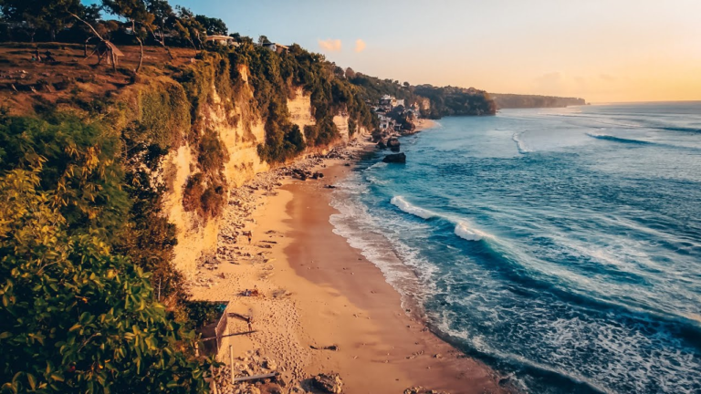 Pantai Cemongkak Bali: Lokasi, Akses, Aktivitas dan Tipsnya